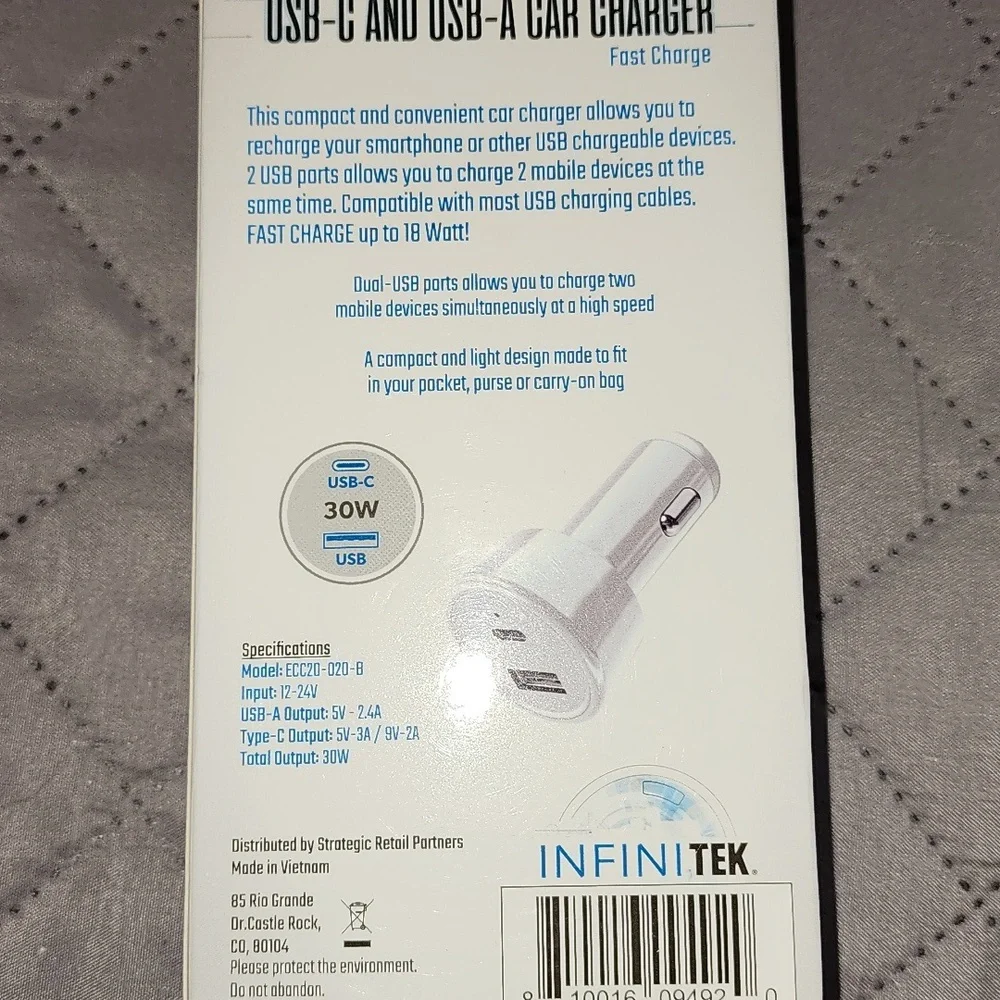 White USB-C and USB-A Car Charger